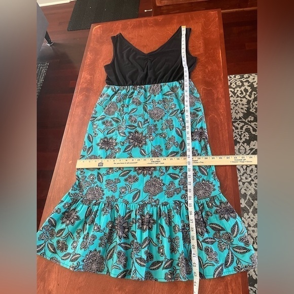 C WONDER Dress Women’s M Sleeveless V-Neck Ruffle Hem Etched Floral Blue Popover - Picture 9 of 10